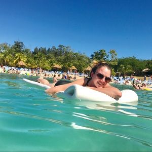 Meet your Posher, Meghan